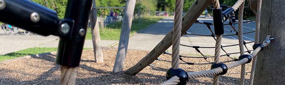 Klettergerüst auf einem Spielplatz